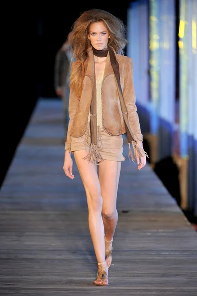 Look 4